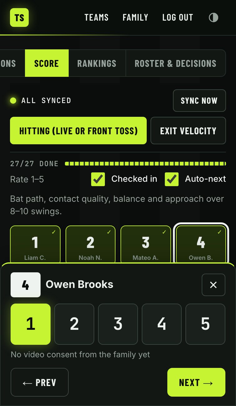 Scoring a station on a phone: tap a player number, tap a 1–5 rating